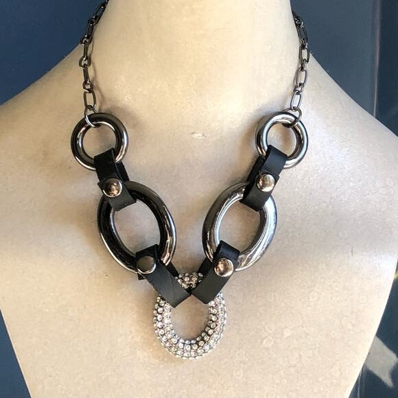 Urban Outfitters NWT Black Silver Sparkly Rhinestones Statement Necklace - Picture 2 of 13